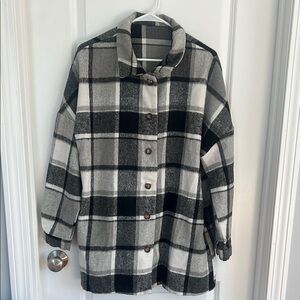 Gray black and white soft shacket with pockets and brown buttons